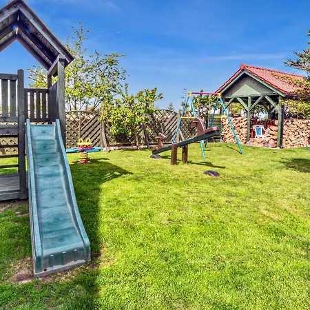 펜션 Gorgeous In Darlowo With Wifi *